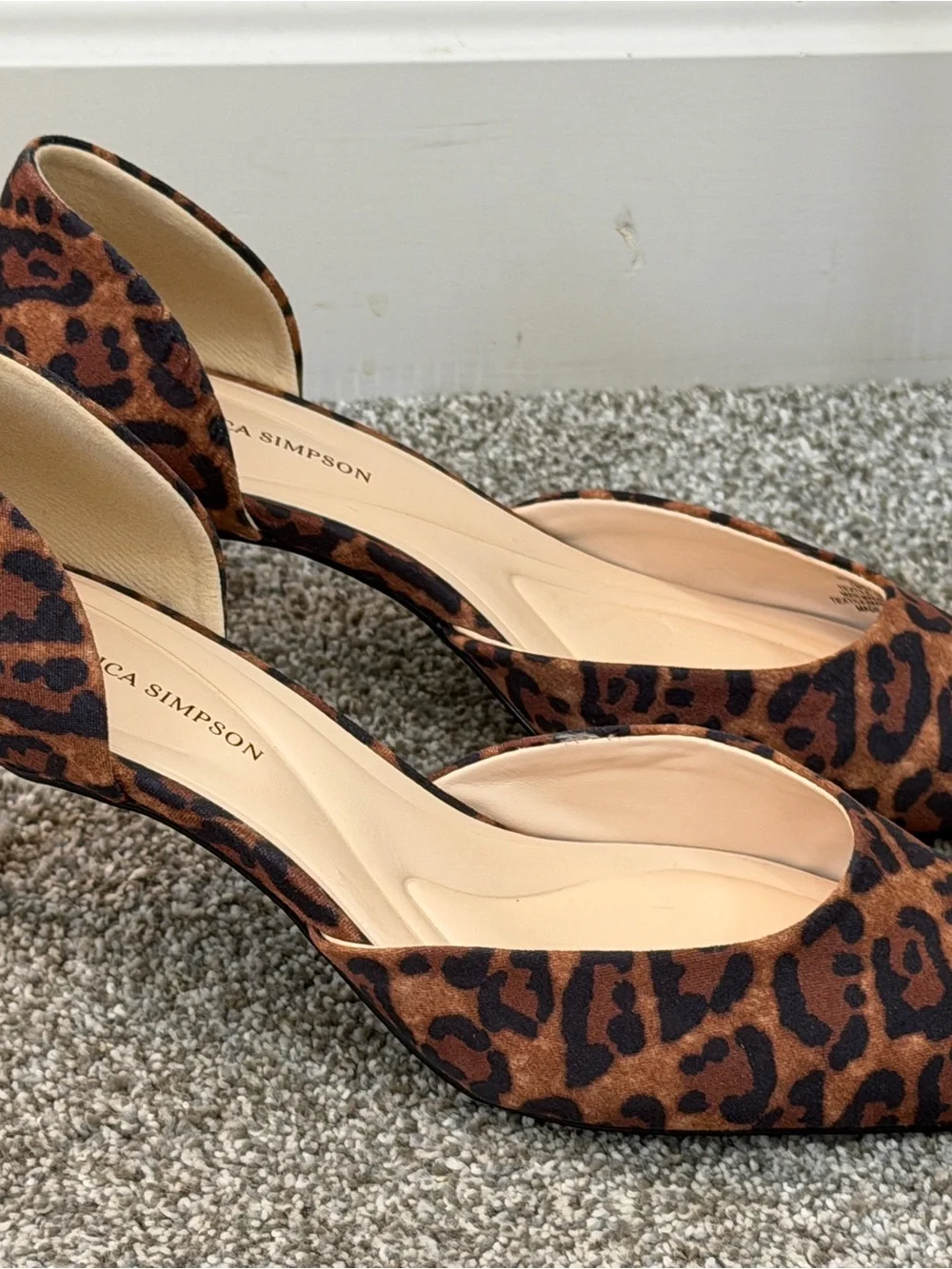 Jessica Simpson stylish leopard